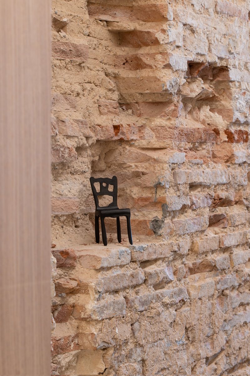 El estudio de Pepe Cabrera en #Valencia es un espacio dedicado a la #arquitectura y al diseño. Una finca histórica de más de 100 años, rehabilitada para crear un espacio típico valenciano.
pepecabrera.com