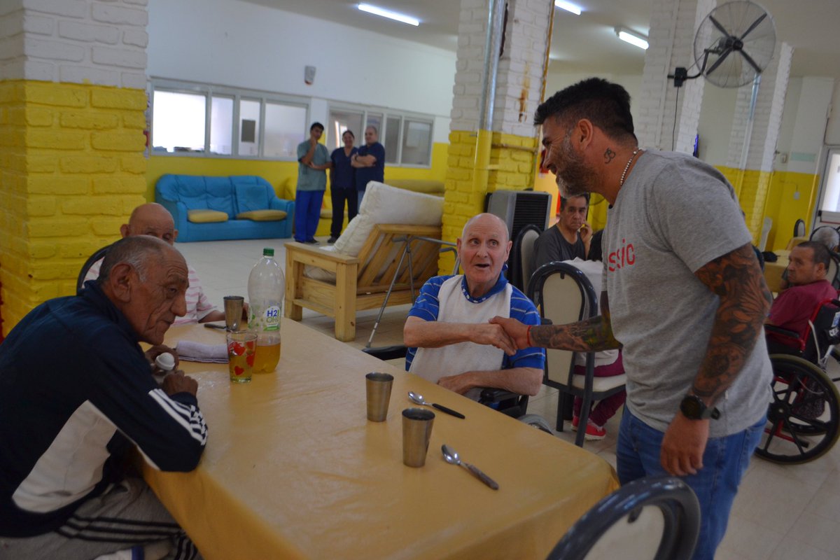 Visitamos el hogar de ancianos Pedro Dettori. 

Charlamos con el personal para conocer cómo está funcionando la institución, el estado del lugar y planificar hacia adelante una mejor contención a los abuelos.

Sumate a nuestro equipo y formemos juntos el Trelew que todos queremos
