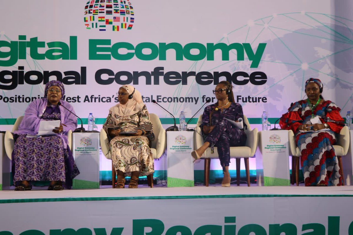 nimc_ng's tweet photo. Digital Economy Regional Conference Day 2: Uche Chigbo, Director & SA to the DG/CEO NIMC presenting a paper on the Identity for Development (ID4D) project #DigitalEconomyConference https://t.co/JQca9uEMBF