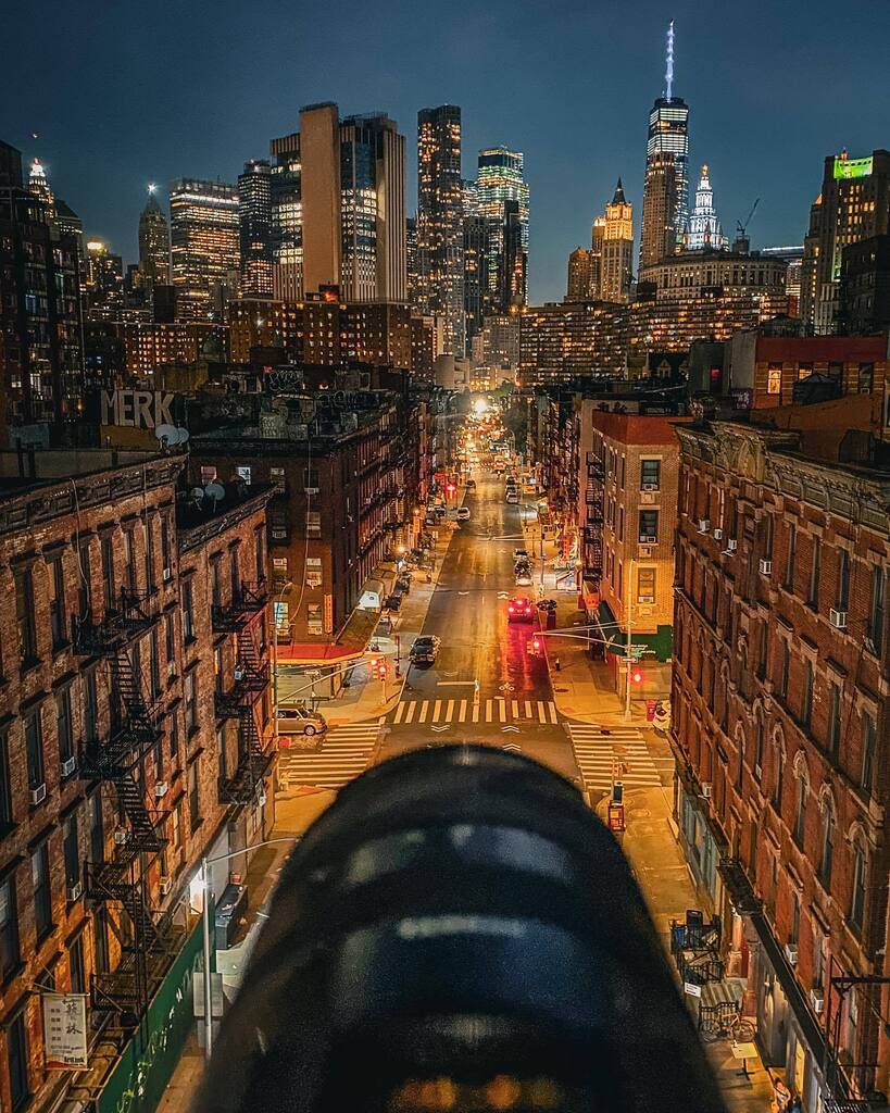 Can It Be All So Simple - Wu-Tang Clan
.
👐🏽👐🏽👐🏽
.

#bealpha #moodygrams #what_i_saw_in_nyc #sonyalpha #visualsoflife #newyork_instagram #longexposure #heatercentral #nightowlz #sonya7iii #nightphotography #urbanandstreet #streets_vision #shotzdelight #lo… instagr.am/p/CoHub3DODqA/