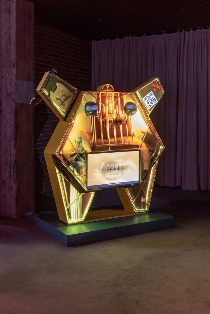 During the festival, nine artistic interventions will be on view 

Join us at the opening and take a look around the building of <a href="/AdK_Berlin/">Akademie der Künste</a> ✨

📷Silke Briel
Works from Nicole L’Huillier, Elisa Balmaceda, @cordltx and <a href="/neilbeloufa/">neil</a>

► bit.ly/scale-interven…