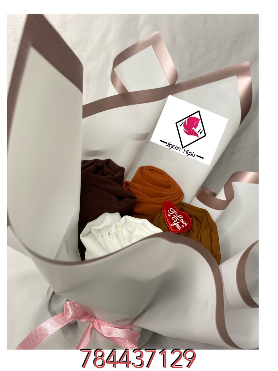fatoubinetoura2's tweet photo. Salam les oukhty❤️une journée spéciale pour vous offrir 3 bouquets de 4 voiles garnis de chocolats  de chez @Jigeen_hijab .le jeu est simple abonnez vous sur le compte de @Jigeen_hijab et quote mon tweet à 23h le quote qui aura plus de Rt aura gagné un bouquet.#worldhijabday2023 https://t.co/Jkj5SHjGQf