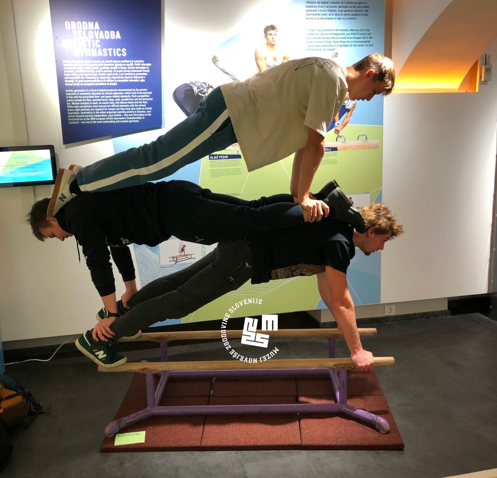 Vstop v muzej je to nedeljo prost, zato vabljeni ob 11. uri na vodstvo po začasni razstavi V čevljih zmagovalcev. Priporočamo tudi ogled naše stalne razstave in ostalih začasnih razstav. Muzej odpira vrata ob 10. uri, vašega obiska pa se veselimo vse do 18. ure.