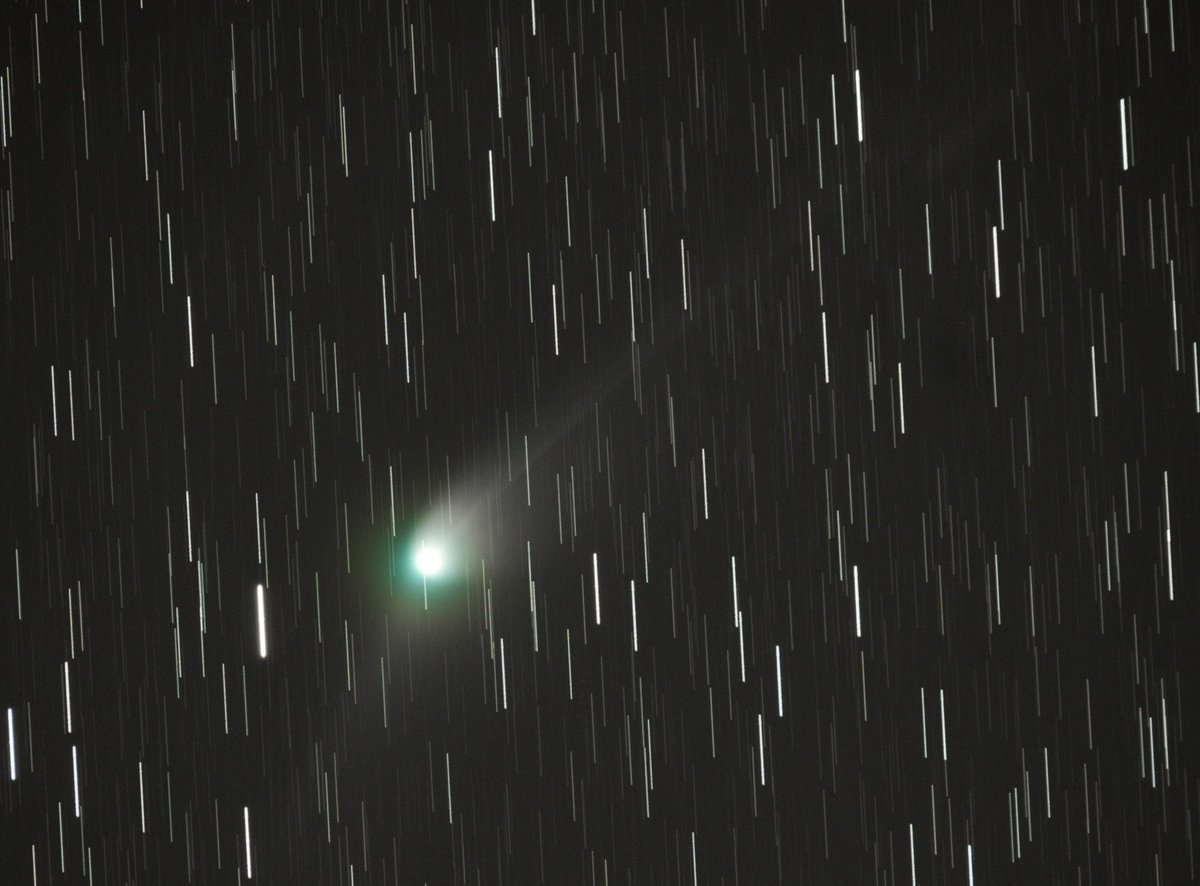 kielder_obs's tweet photo. Comet C/2022 E3 ZTF will be at its closest point to Earth today, at a distance of 26 million miles. You’ll need binoculars or a telescope to see it, but it’s worth a try before it heads back to the outer solar system for another 50000 years! https://t.co/3gjJkZlRQ2