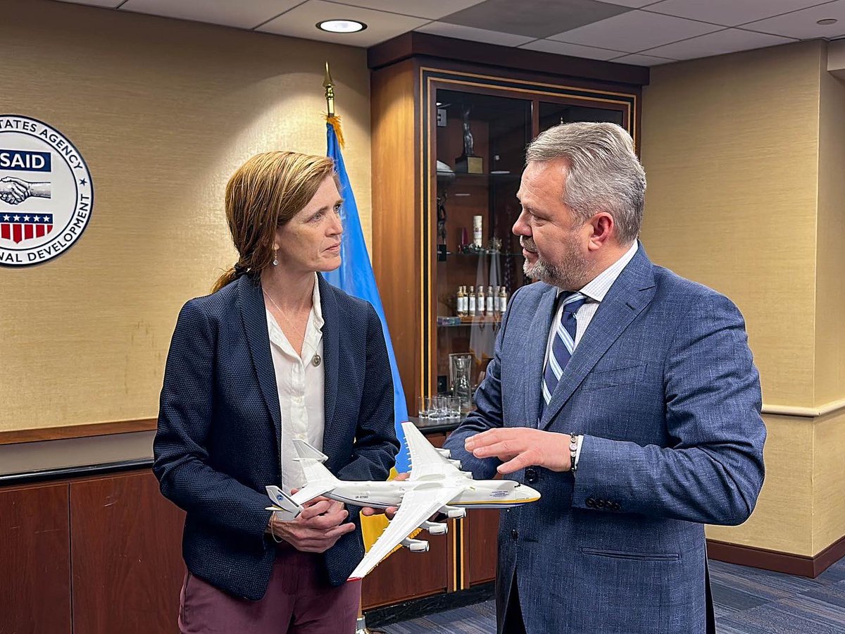 We are proud and humbled to announce that Mayor Anatolii Fedoruk is in the US to speak with policymakers, lawmakers and the American public to explain what is currently happening in Bucha and why this war should matter.
First stop, USAID to meet with Samantha Power and her staff!