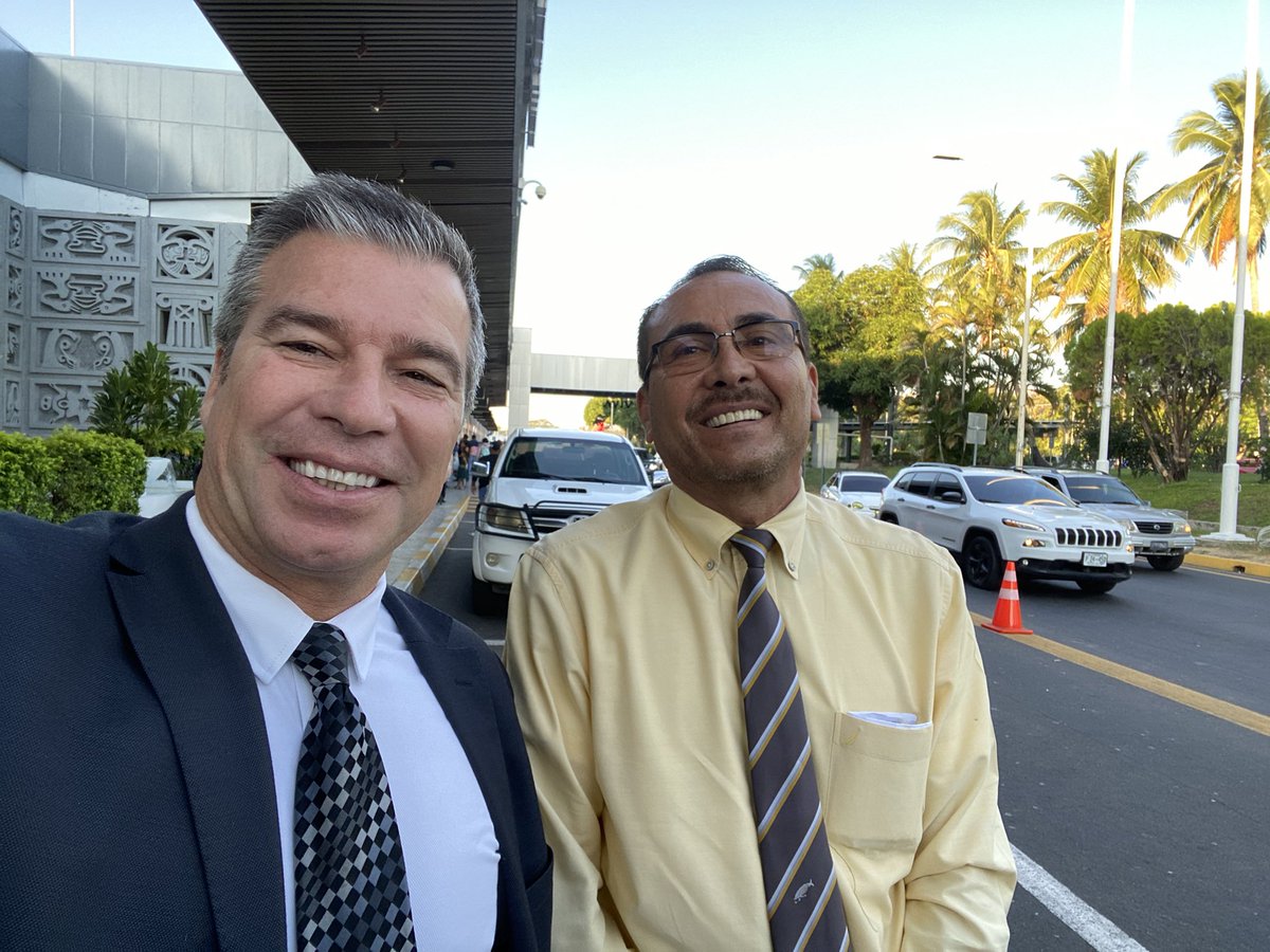 stephanecousine's tweet photo. Thanks to a very nice gentleman , Francisco who has been our ambassador chauffeur in San Salvador for the last 26 years ! Thanks for your great support and work Francisco . Muchas Gracias Francisco !!! #OneTeamOnePlatformPeoplefirst https://t.co/Q6Tl09UD1u