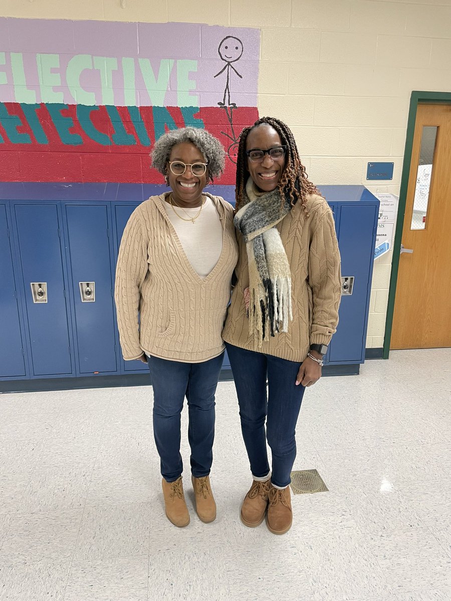 Twinning on this “Wonderful Wednesday” with <a href="/ml_montgomery/">Melissa Montgomery</a>. We  didn’t get a “snow day” but we are smiling anyway. ❄️❄️<a href="/TwainMS/">Twain Middle School</a>