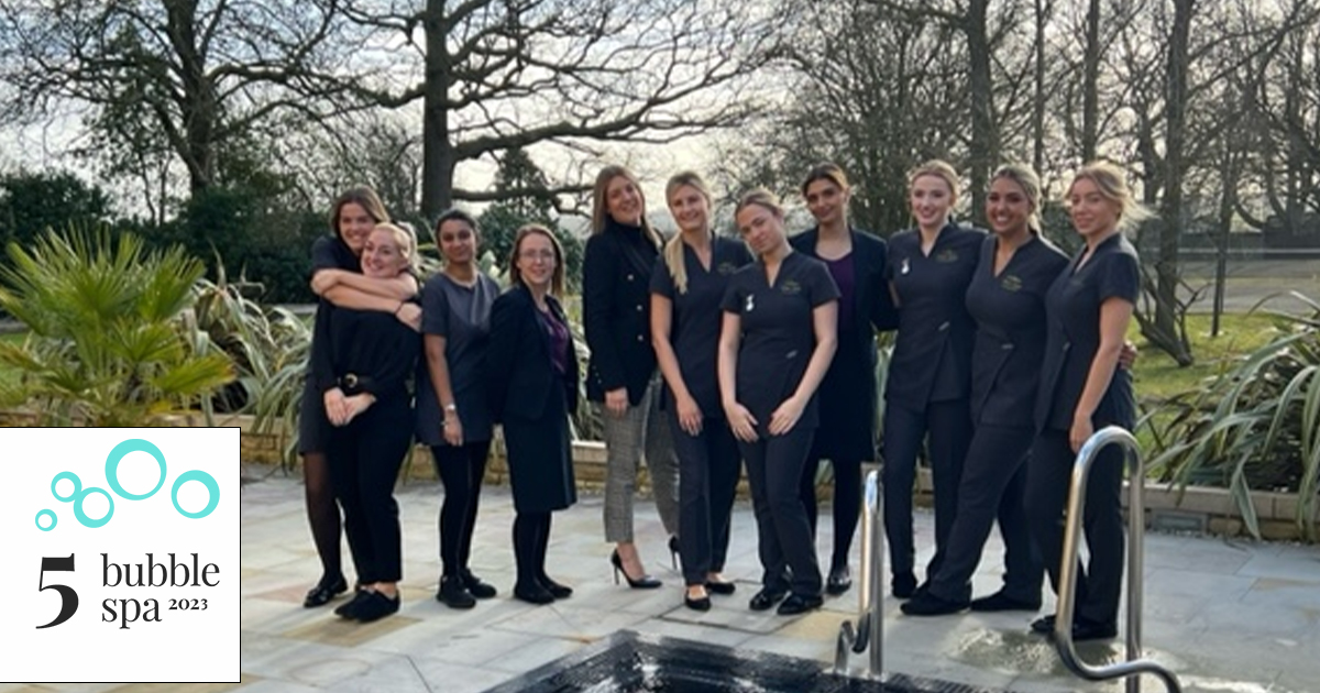 elanspamallory's tweet image. 🥁Drum roll please!! 🥁 

We can officially reveal that Elan Spa at Mallory Court Hotel and Spa has been awarded a &apos;Good Spa Guide Bubble Rating&apos; of 5 Bubbles!! 👏👏 

A huge congratulations to our spa team and their hard work! ⭐
#elanspa #goodspaguide #teamwork #spa