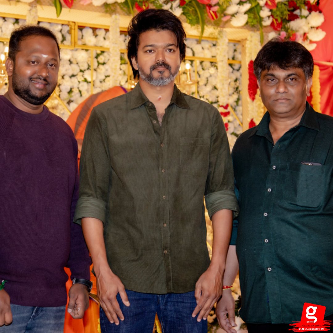 galattadotcom's tweet photo. #Thalapathy67 Pooja Stills!

#Thalapathy67 @actorvijay @Dir_Lokesh @trishtrashers @anirudhofficial @7screenstudio @Jagadishbliss @manojdft @anbariv @philoedit @ArtSathees @MrRathna @DeerajVaidy #Thalapathy67Update #ThalapathyVijay #LokeshKanagaraj #Thalapathy #Trisha #Galatta https://t.co/ZURsWZnCic