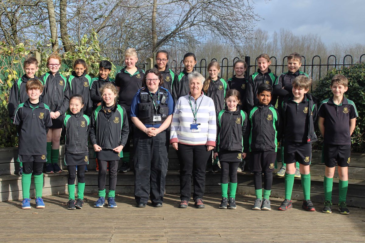This morning, Year 6 received a visit from Thames Valley Police. 👮‍♀️  Don’t worry, the children hadn't committed any crimes! Instead, PCSO’s Karen Bird and Victoria Lendrum popped by to give the class a talk on internet safety.  💻 #StayingSafeOnline #InternetSafety @TVP_Reading