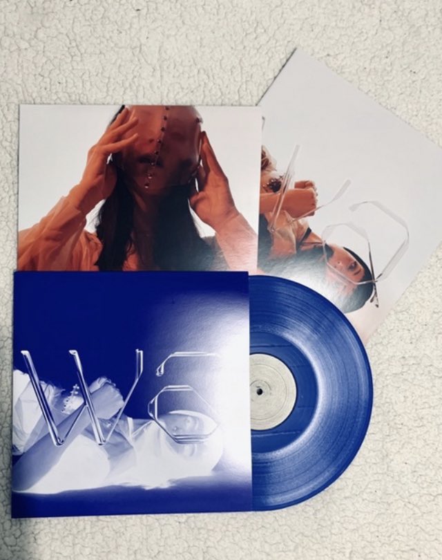 vienedeIargo's tweet photo. apareci pra dizer que to desapegando desses lindinhos aqui no precinho 🥹 vinil viene de largo azul e vinil ama branco. todos em perfeito estado. 
tem link na shopee, mas a dm também ta aberta pra negociar 🫶🏼  https://t.co/uceiuuD630

beijos de luzzz https://t.co/MbnxG2SbM9