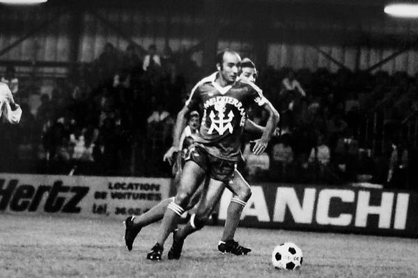 jcgaleazzi's tweet photo. 40 ans après sa mort tragique, Claude Papi, meneur de jeu du @SCBastia reste une légende à travers la Corse et au-delà. On pense bien sûr à la flamboyante campagne européenne de 77-78 mais tellement plus encore !#claudepapi #bastia https://t.co/04JTZw6mkH