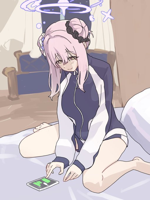 ・毎晩のように先生とのモモトークを見返す。
・先生から連絡が来たら速攻で既読をつけてしまい、焦ってスマホを壊したりし、何かしらの罰を食らう。 