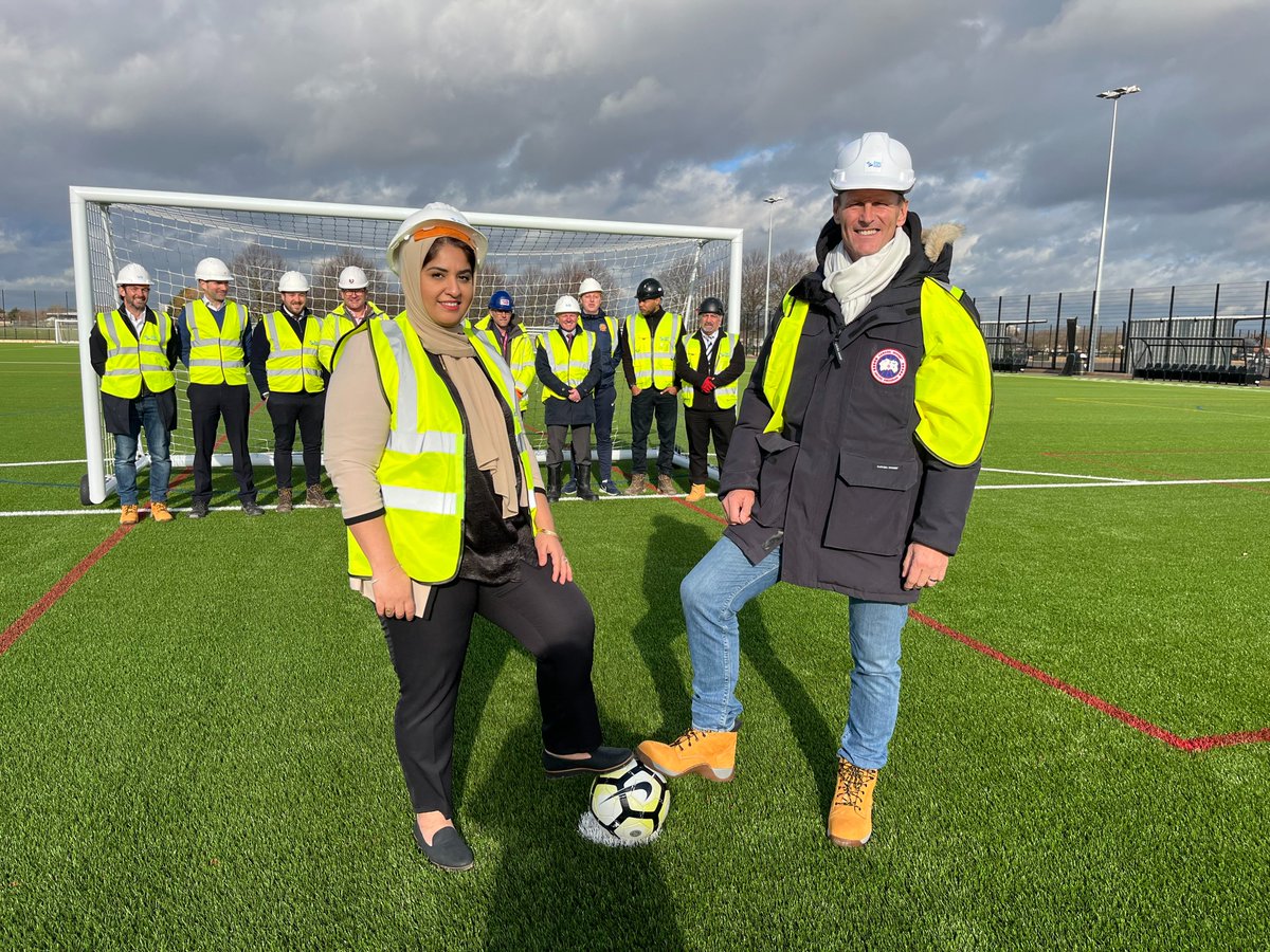 AllianceLeisure's tweet photo. 📸A fantastic day yesterday as we attended the official beam signing event at Parsloes Park in Dagenham.  So many partners coming together to provide a great facility for the community 
@varsityconsult @lbbdcouncil @FootballFoundtn @EtecCSLtd @bghllp @FA @premierleague https://t.co/5s2GtzEBA0