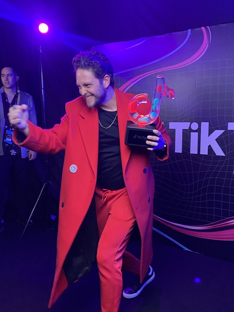 VonUckermannFC's tweet photo. A foto | O vídeo 🔥💜

Christopher Uckermann no #TiktokAwards (via Instagram @/loreanahy). https://t.co/wckGTXAaJD