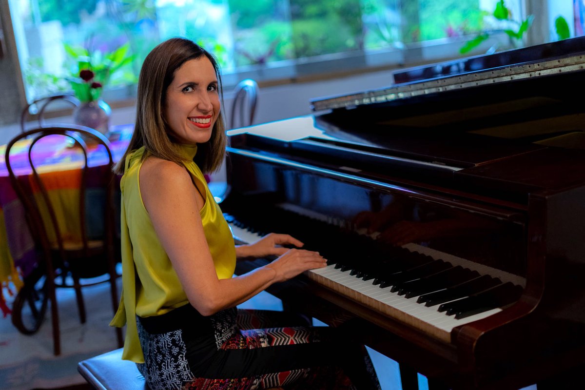 "Crea una rutina diaria de práctica en el piano y mejora tu ejecución en el instrumento".

📷 <a href="/jonathanloaiza/">Johnnatan Loaiza </a> <a href="/klustermusic/">Kluster Music</a>

#PriscaDavila #pianista #piano #pikiquotes #clasesdepiano #pianolessons #venezolanos #caracas #Venezuela