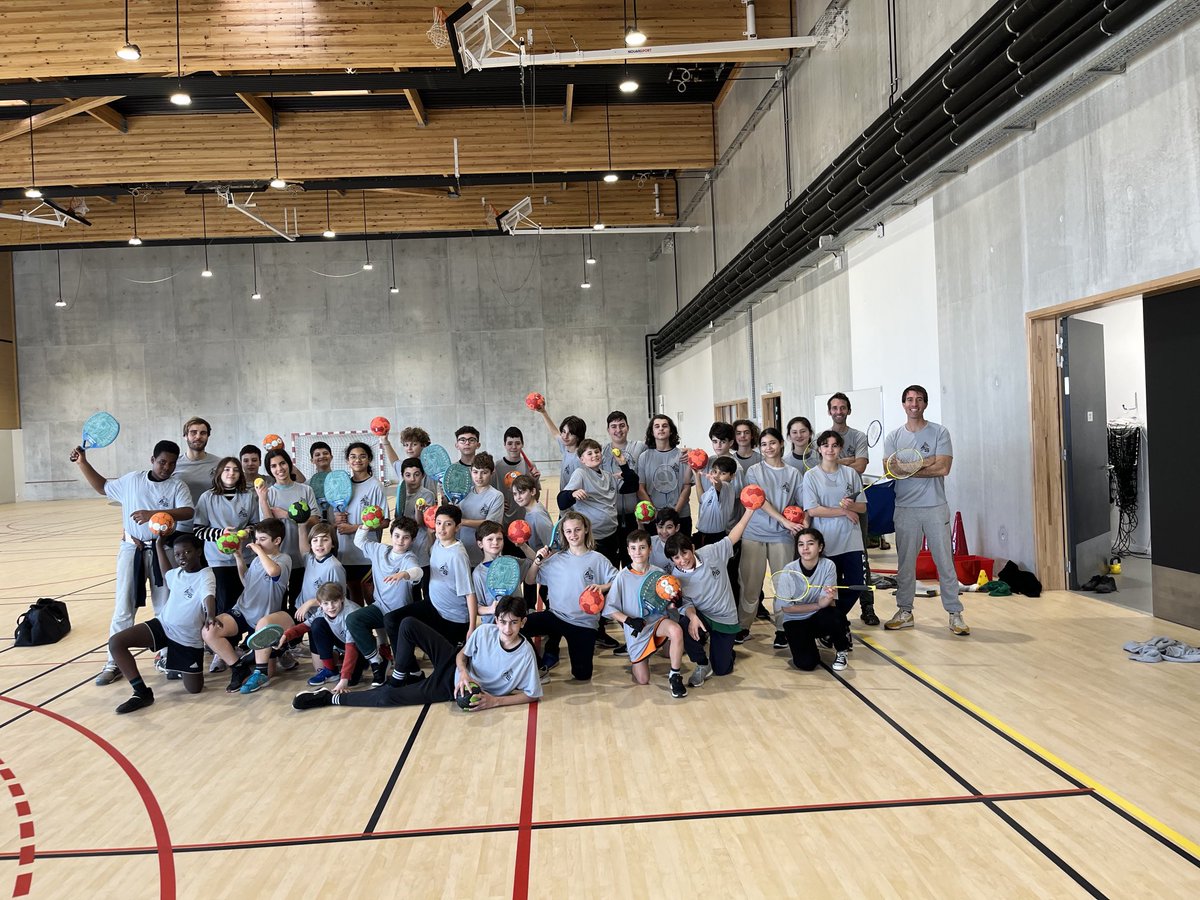 Collège Jacques Ellul (@collegeellul) on Twitter photo L’association sportive du collège Jacques Ellul Bastide est fière de vous présenter son teeshirt et son nouveau logo AS Bordeaux Bastide.
<a href="/AcBordeaux/">Académie de Bordeaux</a> <a href="/DsdenGironde/">DSDEN Gironde</a> <a href="/UNSS_Bordeaux/">UNSS Bordeaux</a> <a href="/unss_33/">unss_33</a> L’association sportive du collège Jacques Ellul Bastide est fière de vous présenter son teeshirt et son nouveau logo AS Bordeaux Bastide.
<a href="/AcBordeaux/">Académie de Bordeaux</a> <a href="/DsdenGironde/">DSDEN Gironde</a> <a href="/UNSS_Bordeaux/">UNSS Bordeaux</a> <a href="/unss_33/">unss_33</a>
