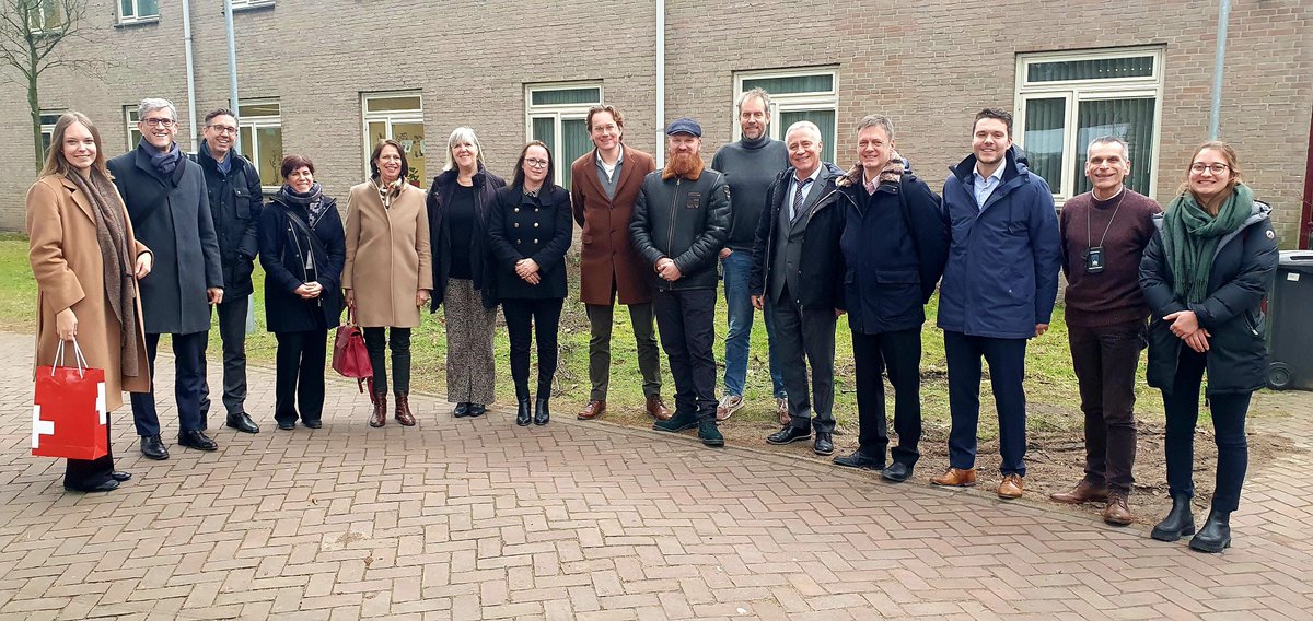 The safety of people in and around #asylum centres is a priority for 🇨🇭. State Secretary @SchranerBurgen1 personally visited an asylum application centre in 🇳🇱with @IND_NL Director General @RhodiaMaas, followed by an exchange on other #migration topics.