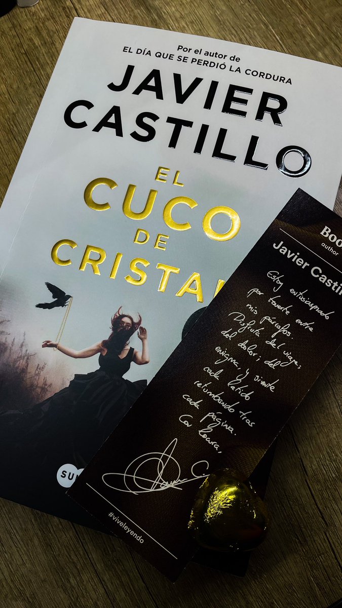 pbrr92's tweet photo. Esta preciosidad ya es mía ♥️ 
Felicidades @JavierCordura porque estoy segura de que será tan maravilloso como los anteriores. #ElCucodeCristal @Bookish_es @sumadeletras https://t.co/ZQdGgOa32g