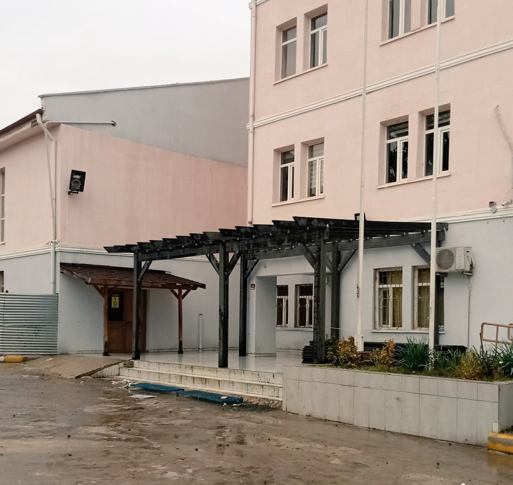 Okulumuz alanlarına yeni nesil dekoratif ürünleri ile renk katan,  bize destek veren Ergünbaş Group firma sahipleri ve yöneticilerine  teşekkür ediyorum.
<a href="/ErdoorOfficial/">ERDOOR</a>   <a href="/erkancan31/">Erkan Kızıltaş 🇹🇷</a> <a href="/Kirikhan_3131/">Kırıkhan İlçe Milli Eğitim Müdürlüğü</a>