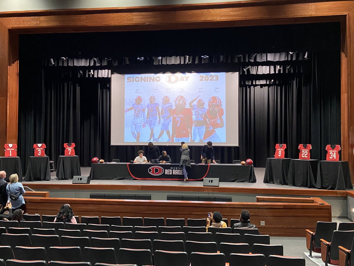 Good morning and Happy #NationalSigningDay! We start our busy day with <a href="/dhsfoot_ball/">Decatur High Football- Decatur, AL</a>. This is <a href="/AdcockJere/">Jere Adcock</a>’s final senior class.

5 Red Raiders are joining <a href="/BU_FootballTN/">Bethel University Football (TN)</a>:

<a href="/Jyron22_/">Jyron ⭐️</a>, <a href="/JaydenBrown_9/">Jayden Brown</a>, <a href="/RyanKirk33/">Ryan Kirk</a>, <a href="/matthews_zj/">Zj Matthews</a> &amp; Josh Turner

<a href="/Mylo_34/">Mylon Miller</a> will play for <a href="/BSCFootball/">BSC Football</a>