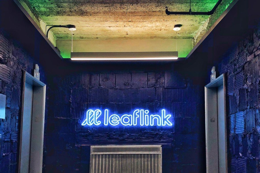B2B cannabis platform LeafLink secures $100MM in funding. Co. Pres. Artie Minson will now serve as chief executive, and co-founder Ryan Smith will move to executive chairman. LeafLink has secured $231MM in financing after six rounds. #krushmedia #cannabisadvertising #leaflink