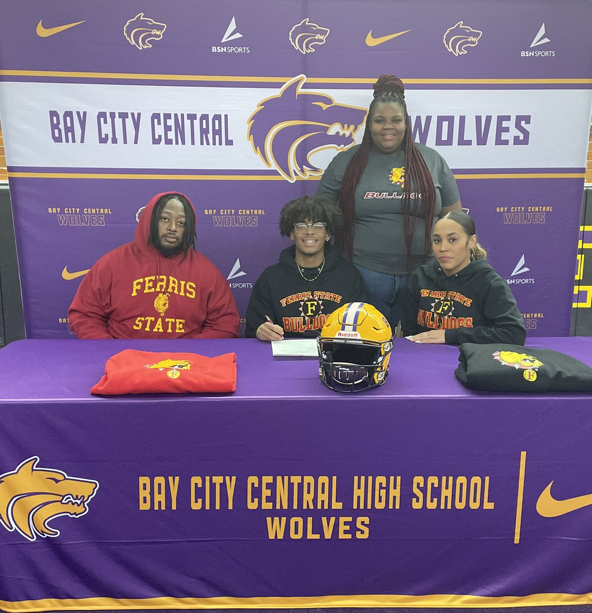 Congratulations to seniors Ben Sporman and LJ McCullough on signing their letters of intent to play football at Ferris State University! We can’t wait to see what the future holds for both of you!

#GoWolves #WolfpackPride