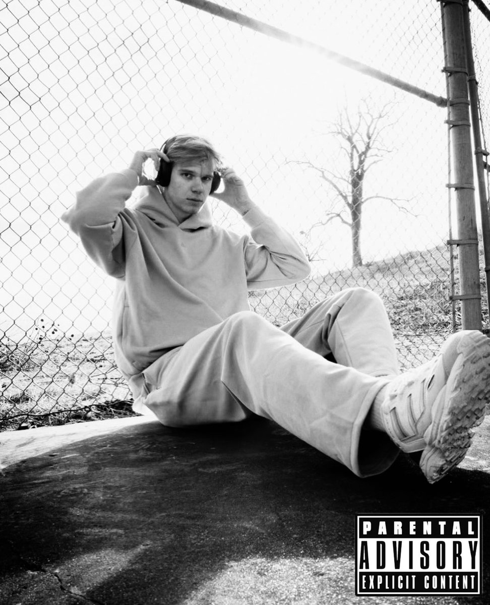 Barstool KU tweet media