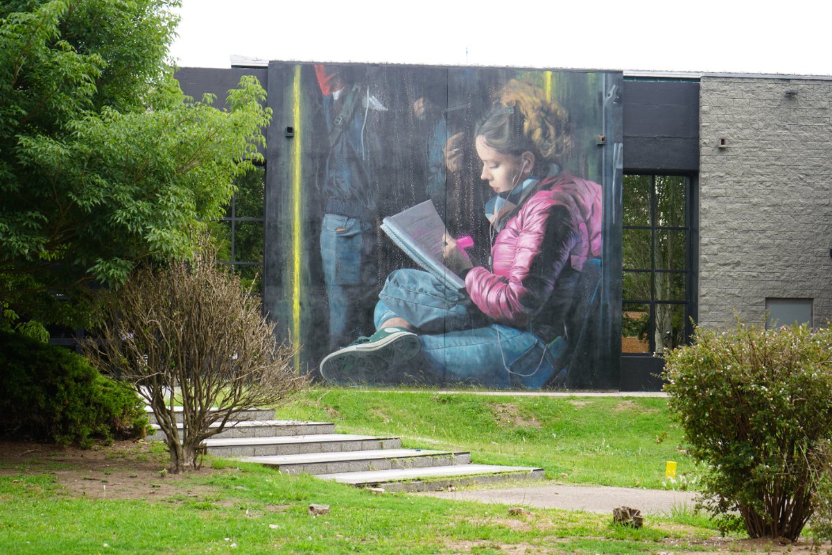 UNLZoficial's tweet photo. 🎨¿Ya conocés el Mejor Mural Iberoamericano del 2022?
🏆Sí! El mural que Martín Ron pintó en nuestra Biblioteca fue el segundo más votado en el sitio Streetart cities, y el más votados entre las obras de Iberoamérica. 
🙌¡Gracias a la #ComunidadUNLZ por participar! https://t.co/dyzsi6sV26