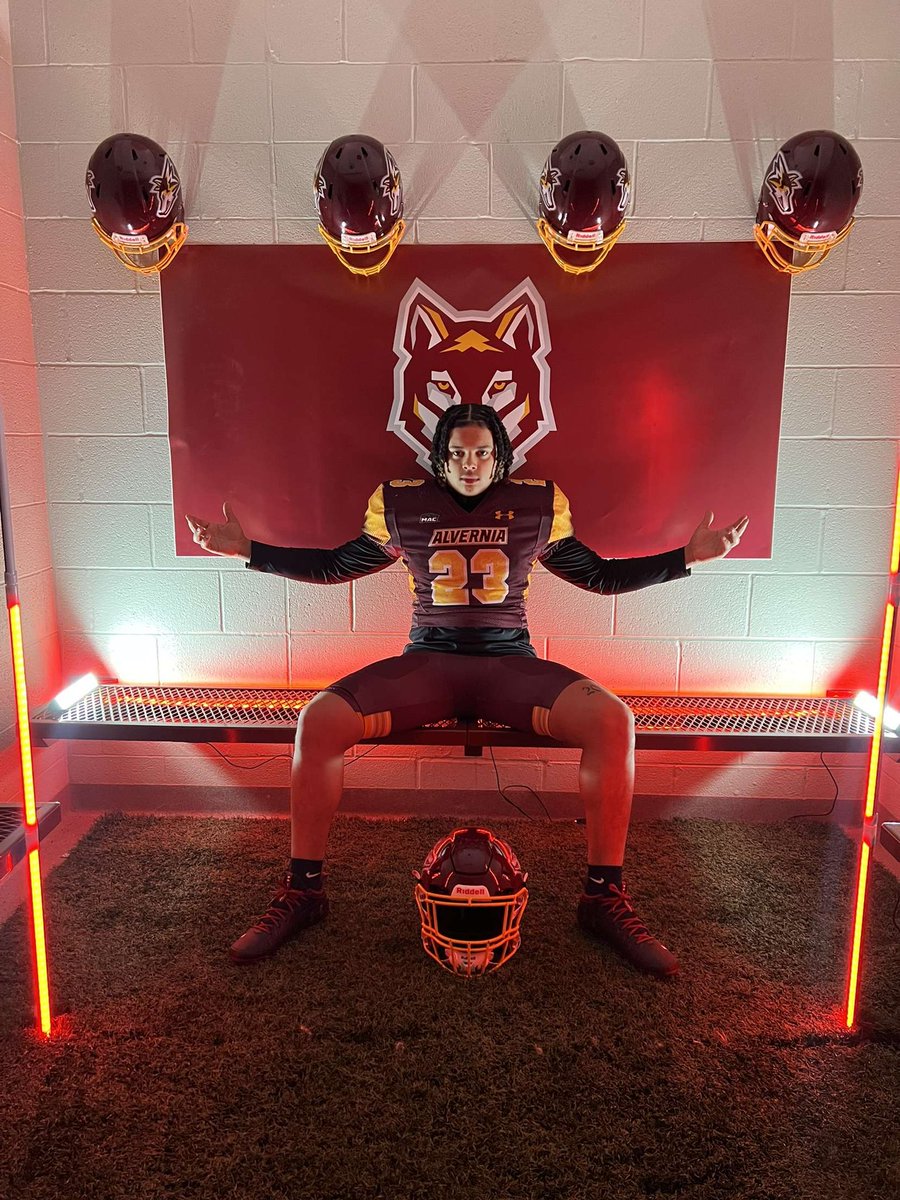 EEACS_CoachFord's tweet photo. Our first football commitment at Executive Education Academy Charter School. @AnthonyJRoman23 to @AlverniaFB. Really proud of this kid. Go make a name for yourself. Congratulations. #goraptors https://t.co/1q7kRkgBVL