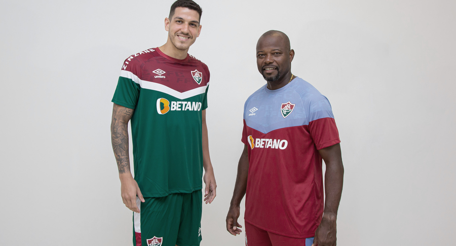 FluminenseStuff's tweet photo. Os novos uniformes de treino do Fluminense produzidos pela Umbro! 🇭🇺

📸: Divulgação/Fluminense F.C https://t.co/AI4m0GWiln