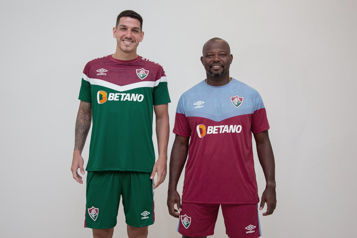 FluminenseStuff's tweet photo. Os novos uniformes de treino do Fluminense produzidos pela Umbro! 🇭🇺

📸: Divulgação/Fluminense F.C https://t.co/AI4m0GWiln