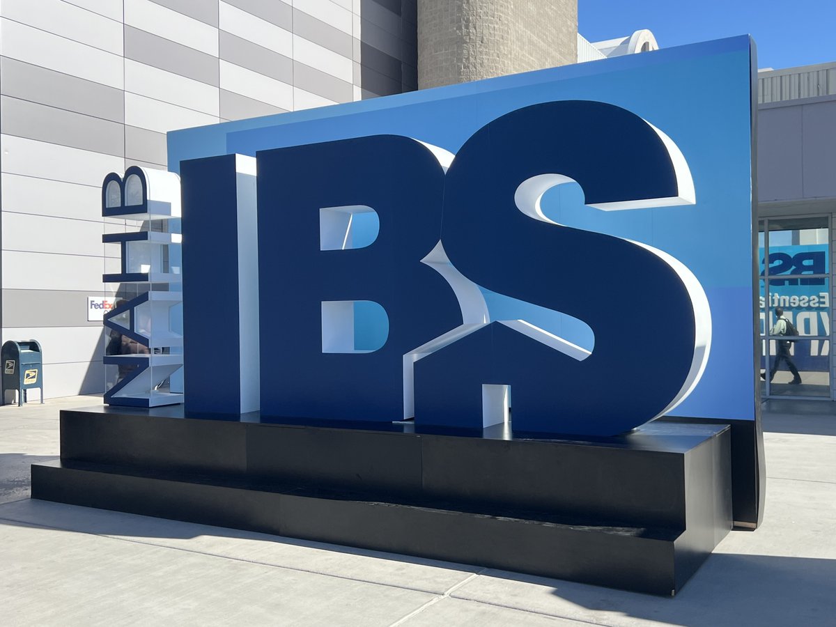 DAY TWO!! We're still here at booth #C8921 with Dependable Floor Prep talking building envelope, noise control, roofing and more! Come say hey :)