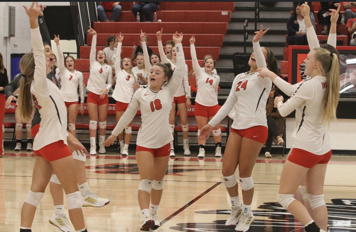 Skylar_Morris15's tweet photo. Happy National Girls and Women in Sports Day! As a female coach, I love celebrating the accomplishments and hard work of these young ladies!Grateful for all the young women I have got to step out on the court with! #NGWSD https://t.co/PCHBIAeEzX