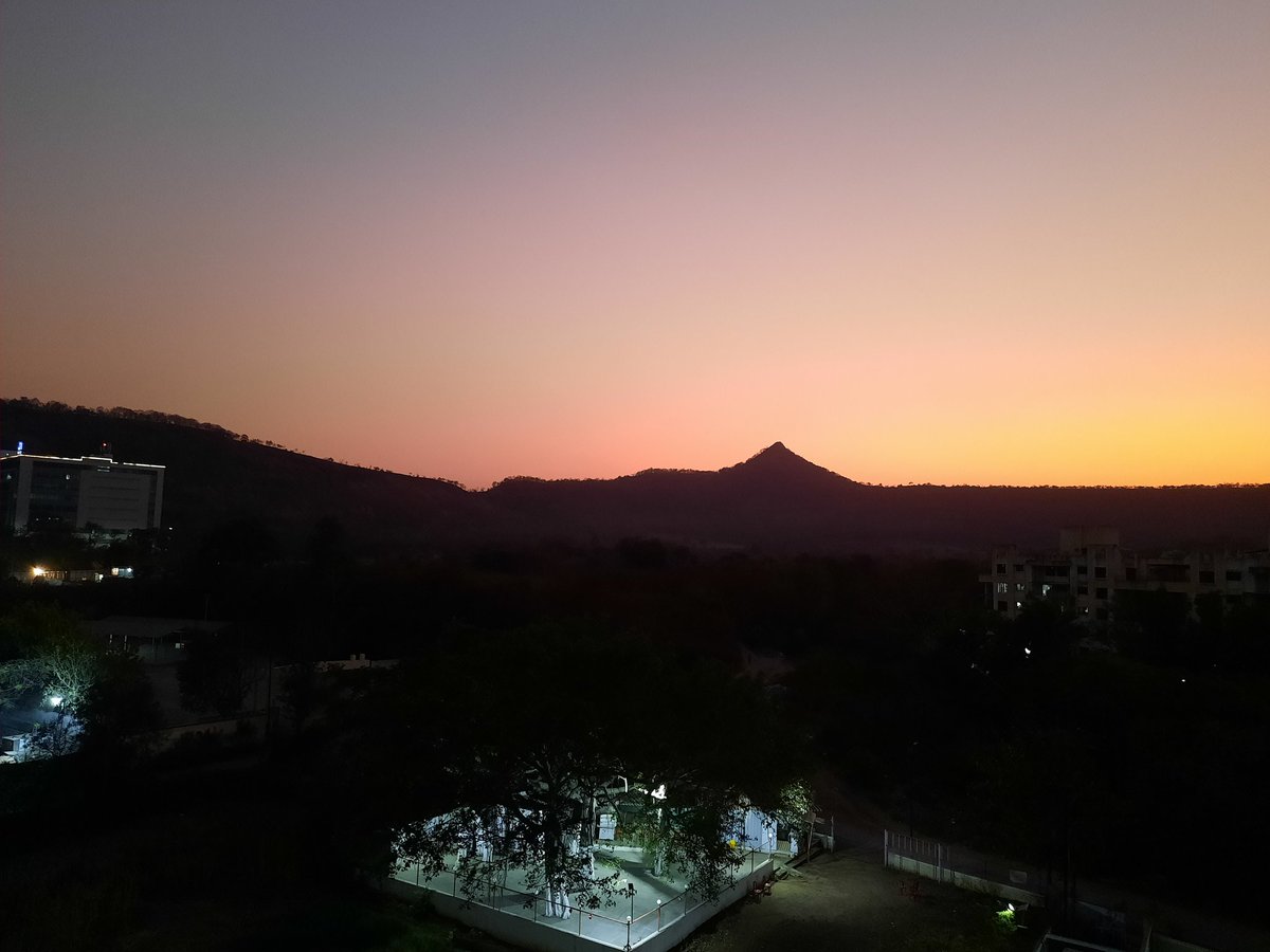 Vishu_ViRa's tweet photo. My click for Marunji hills Pune ... @NatGeoIndia #YourLensMH @Pune https://t.co/9qKb9ZDCG4