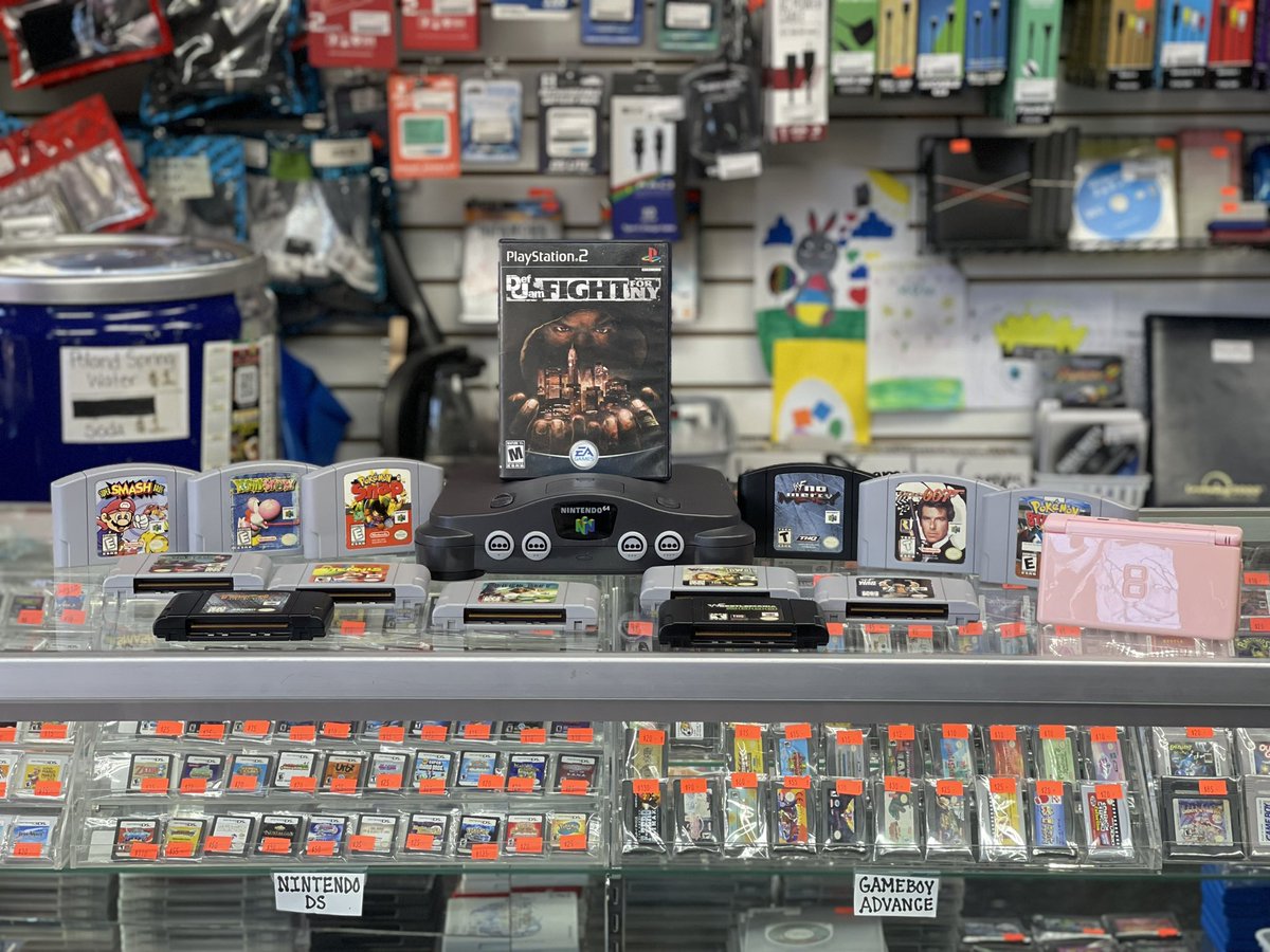 bklynvideogames's tweet photo. Happy Hump Day !!!!! What a great trade this afternoon 🔥🔥🔥 send us a DM if interested in anything 🤗 
#n64system #n64games #nintendo #dslite #pinkdslite #defjamfightforny #djffny #ps2 #sony #retroshop #brooklynvideogames #bvg https://t.co/V5a14BaiOl