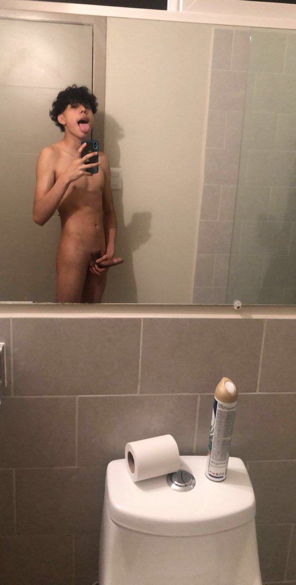 nawfsidemig's tweet photo. I found my old nudes in my drop box account . Hi 2017 🥰 https://t.co/gTuywEhtJW