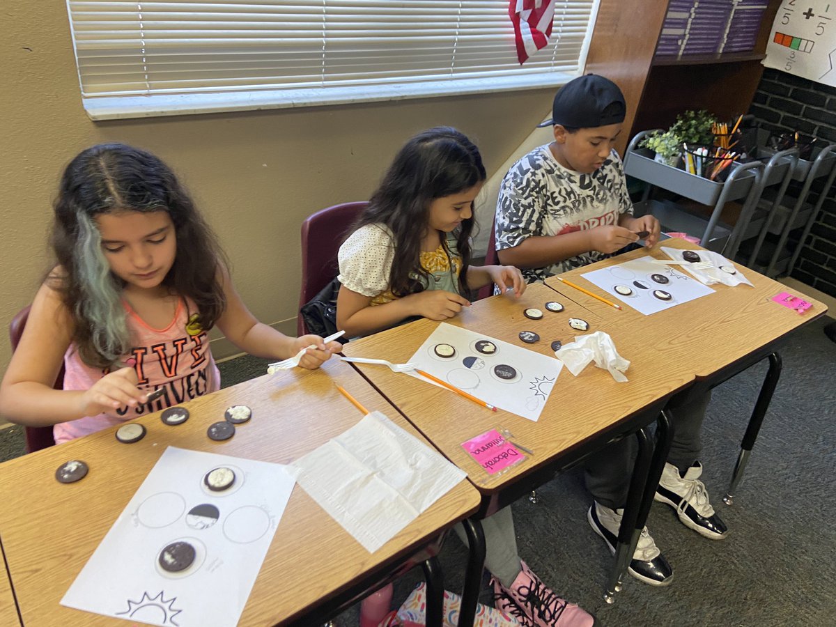 Having a sweet time learning about star patterns and moon phases! Bonneville 4th grade is deep into Big Idea 5! 👩‍🚀🪐