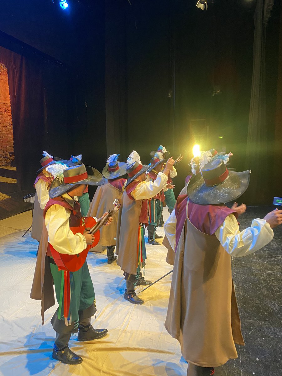 ¡Ya estamos aquí de nuevo! Abre la sexta preliminar la comparsa Hombres de Honor (<a href="/comparsalandro/">La Murga de Landro</a>). Vuelven tras su participación en 2020 con La Contradicción (preliminares)

#COACMLG #CarnavalMLG