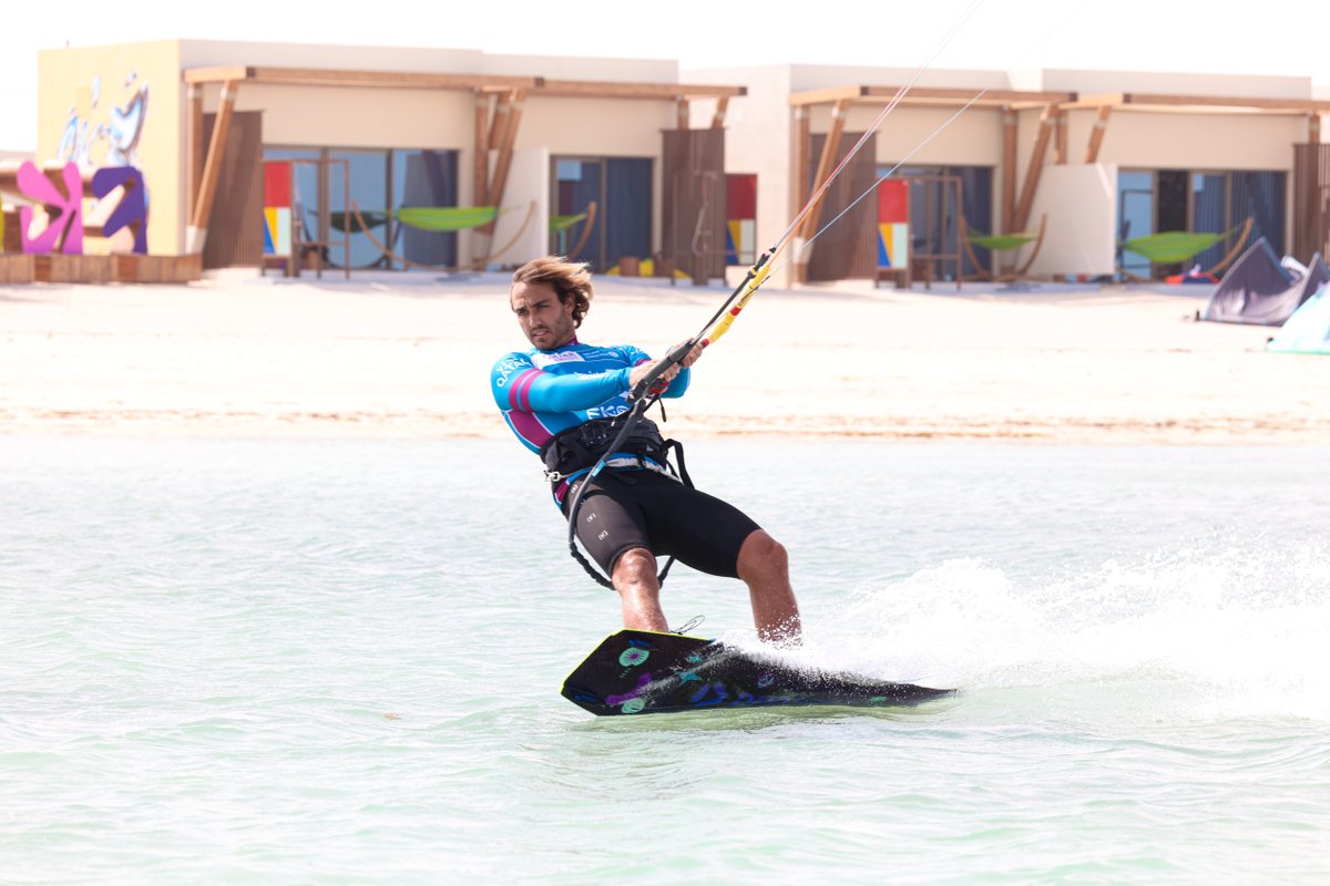 qatarairways's tweet photo. No better way to kick off the #VisitQatar GKA Freestyle Kite World Cupβ¦
Than watching some of the worldβs best ππββοΈ
πFuwairit Kite Beach
πΈ
#GKAKiteWorldTour #GKAQatar https://t.co/Yh9xZHwakV