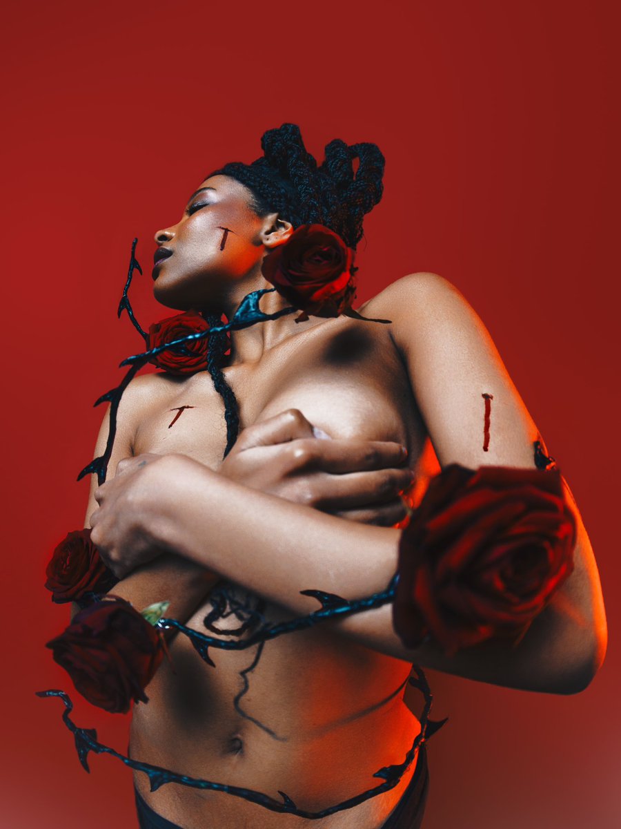 emmaskibidi_'s tweet photo. Un peu un «Color Study : RED» non ?
Mon meilleur shoot à ce jour omg je peux enfin dire sans broncher que je suis fière de mon taff
Shooter au 11mm sera également ma personnalité à partir de maintenant 
(L’inspi Cho Gi Seok pour la 3e est pas forcément voulue mais je l’aime trop) https://t.co/617zGrUs2W