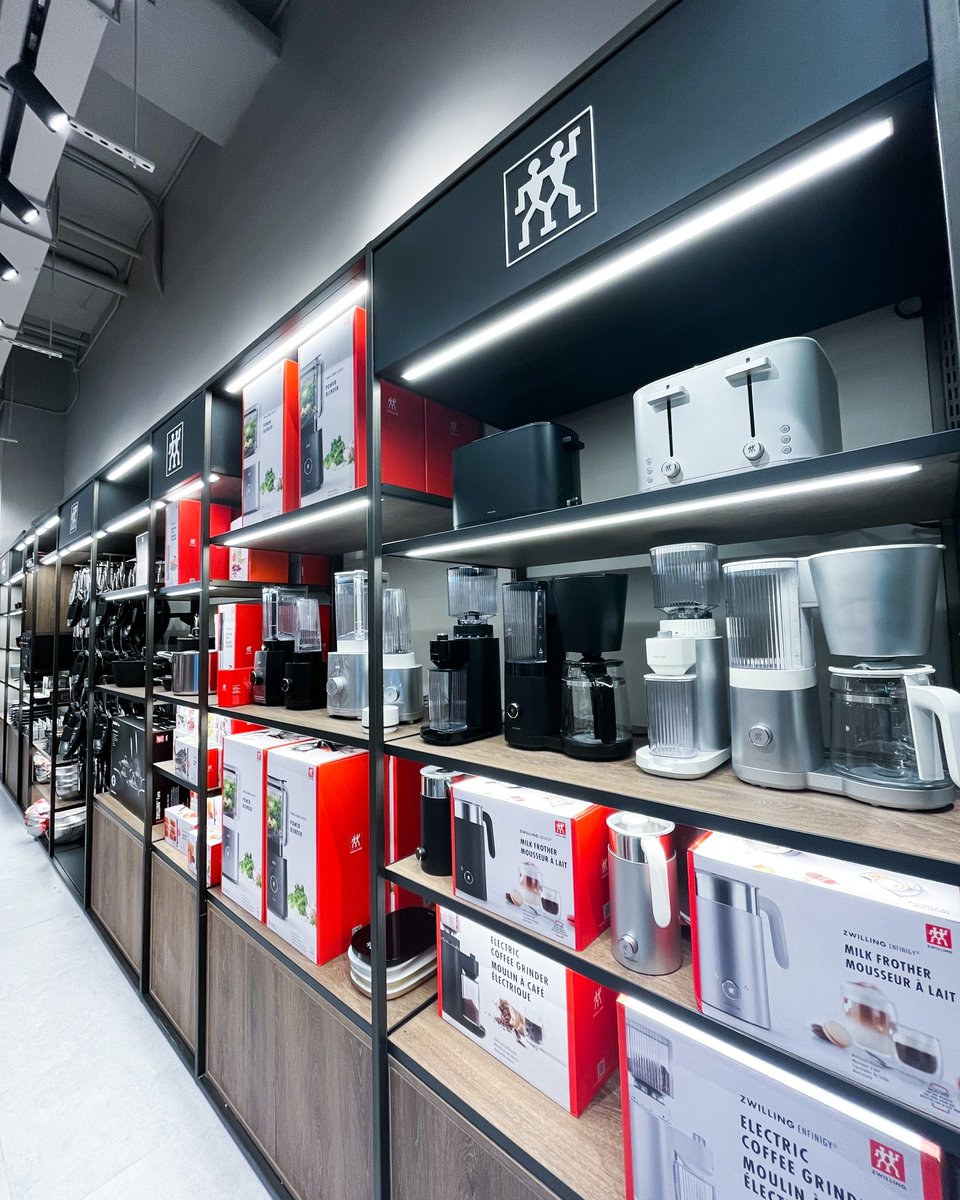 AtAssemblyRow's tweet image. ICYMI: Zwilling is open on The Row! Head to their new storefront next to Converse to shop high-quality, world-renowned cutlery and cookware to round out your perfect kitchen.