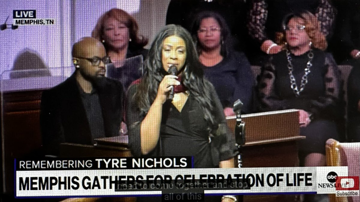 tlstrayhorn's tweet image. From one Black mother of a PD-killed son to another: a song of comfort! 🎶 #TyreNichols #TotalPraise #LordHelp