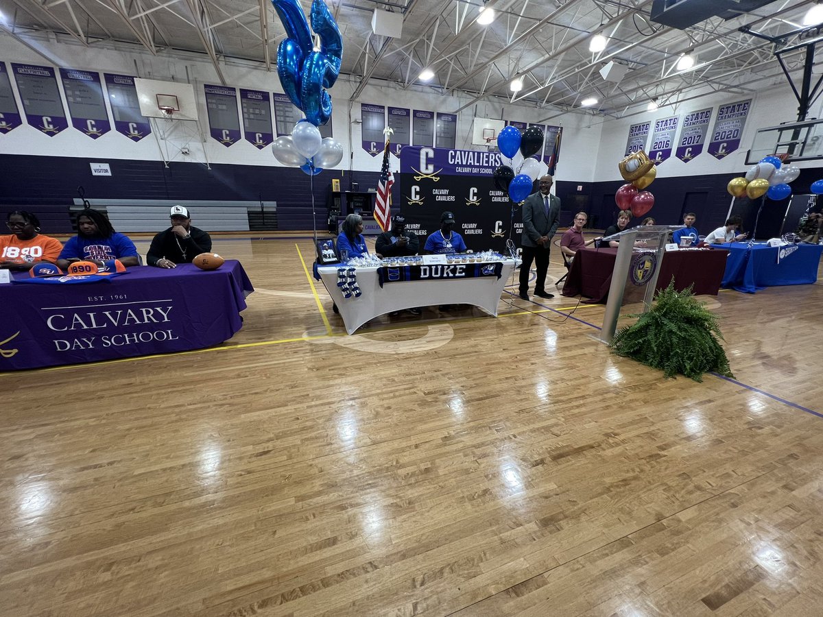 TheBigGuyWJCL's tweet photo. Signings here. Signings there. Signings everywhere. 

You know @WJCLNews has National Signing Day covered like nobody else. https://t.co/zEo0Padzd0