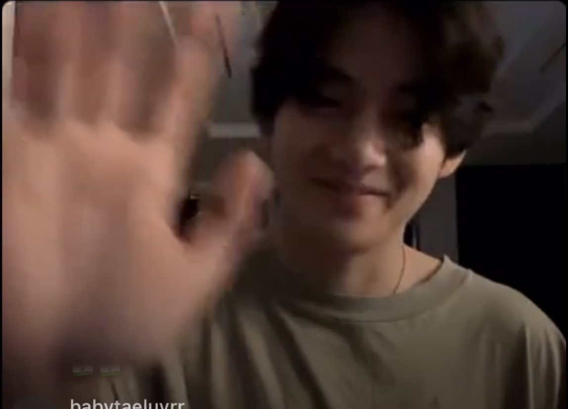 DailylofV's tweet photo. Taehyung :( https://t.co/RxPJj0soPh