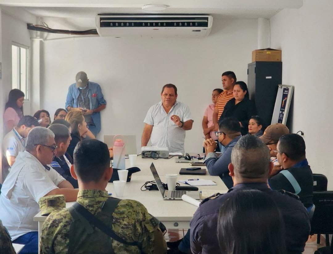BarrientosAMSV's tweet photo. Las primeras actividades del mes de febrero las inicié en calidad de Presidente del #CMPV, participando en reunión con diferentes instituciones gubernamentales y no gubernamentales que integran este comité y con quienes trabajamos de la mano por el binestar de nuestro municipio. https://t.co/UrftaNYfc3