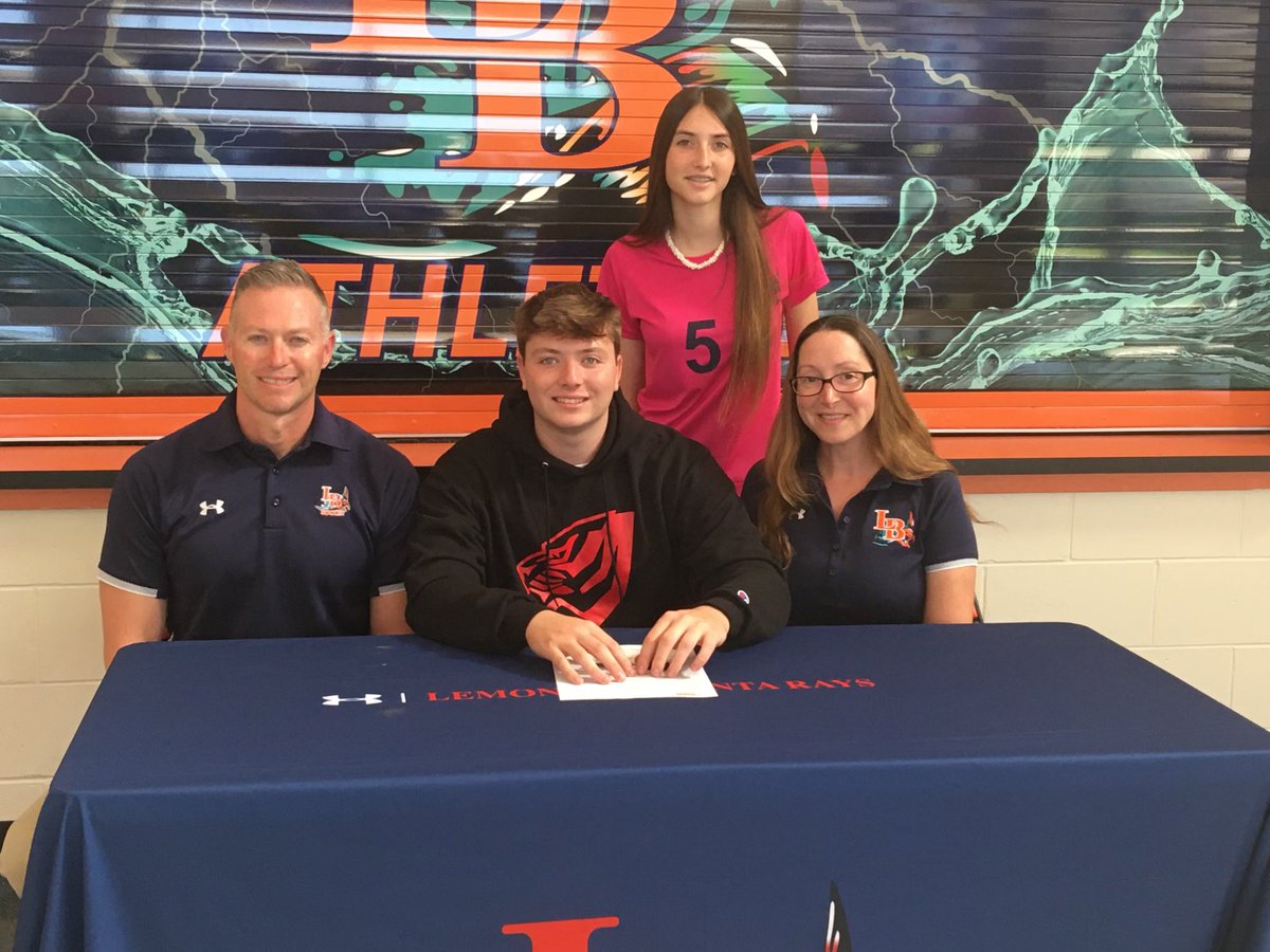 Officially a West Alabama Tiger 🐯‼️
Great day, thank you to my family, friends, coaches and faculty for supporting me today!

<a href="/bgillilandUWA/">Brett Gilliland</a> <a href="/CoachScifers/">John Scifers</a> <a href="/uwa_football/">West Alabama FB</a> <a href="/UWAAthletics/">UWA Athletics</a> 
<a href="/Lemon_BayFB/">Lemon Bay HS-Football Recruiting ;IGY6</a> @itsbrionnn <a href="/larryblustein/">Blustein Recruiting</a> <a href="/PMOWriter/">Patrick Obley 🦥</a>