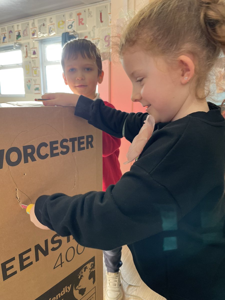 BowhouseP7G's tweet photo. We’ve been busy making rockets and space suits in P1! Please send in any junk/cardboard that would be used for this 🚀😊 https://t.co/8lV24uuXx7