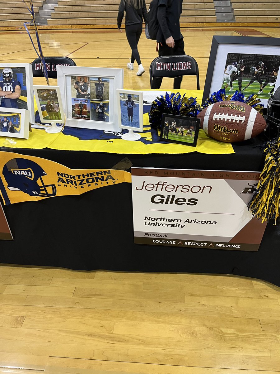 spurge_'s tweet photo. 4 @RedMtnFootball players are signing today along with 14 other student-athletes from other sports. @Sports360AZ https://t.co/JiWWhOLMqW