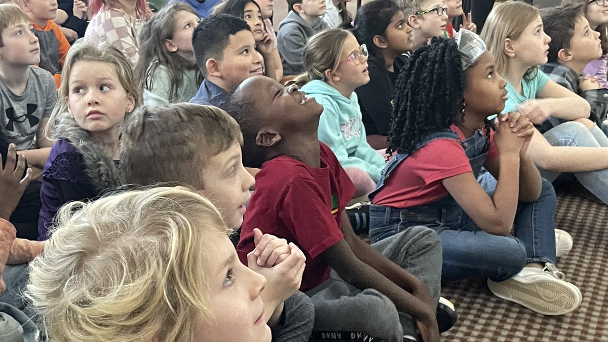 MadisonPlaceLib's tweet photo. Our #2ndGradeMD rockstar readers @MadisonPlaceK5 would like to send out a big thank you to @lisatolin for sharing her book How to Be a Rockstar with us. They loved the visit and can’t wait for her next book. https://t.co/bj5Sx5K1Dq